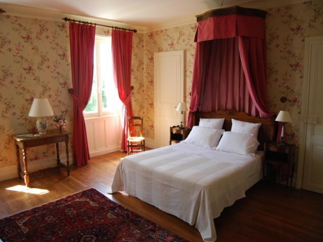 Chambres d'Hôtes Le Château de la Plante Thuré Quarto foto